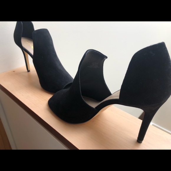 Lord and Taylor Black suede heels! - Picture 1 of 3